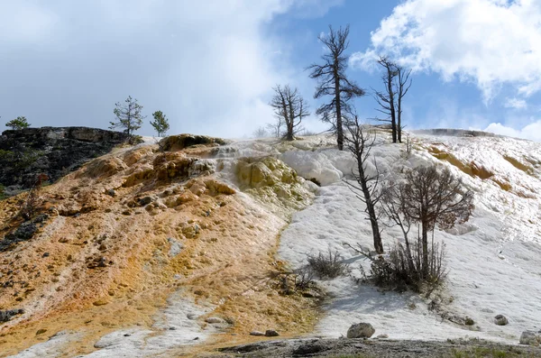 Mamute fontes termais em Yellowstone — Fotografia de Stock