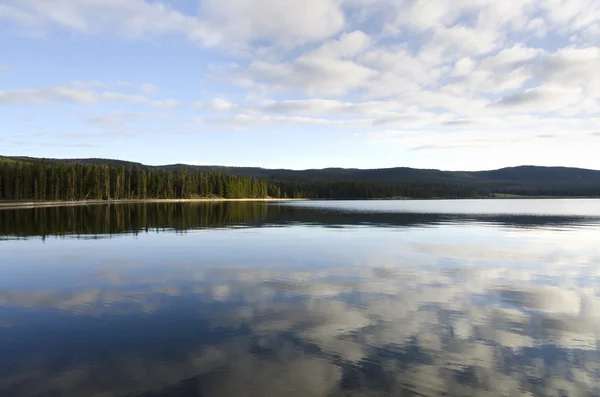 Alba sul lago di Yellowstone — Foto Stock