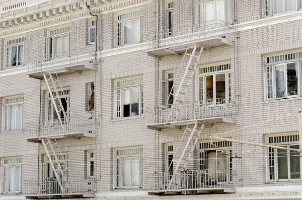 Building with fire escapes — Stock Photo, Image