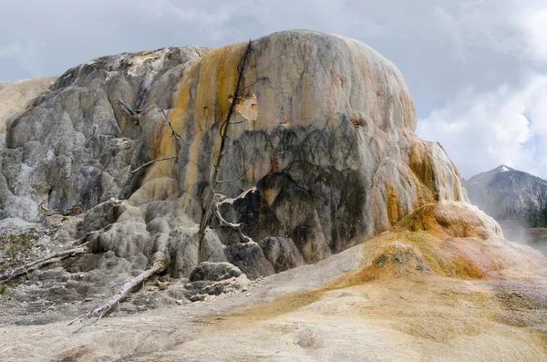 Mamuta gorących źródeł w yellowstone — Zdjęcie stockowe