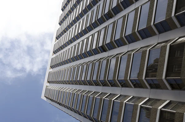 Glass skyscraper in San Francisco — Stock Photo, Image
