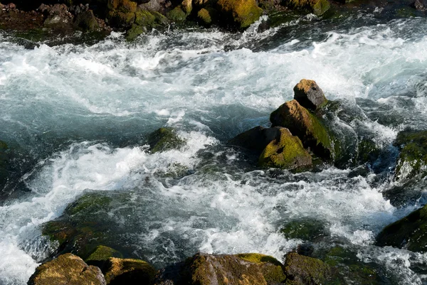 Rapides dans la rivière en Islande — Photo