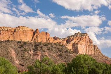yolda doğal dolaşık yol Capitol resif Milli Parkı'nda Amerika Birleşik Devletleri