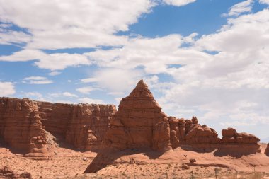 yolda doğal dolaşık yol Capitol resif Milli Parkı'nda Amerika Birleşik Devletleri