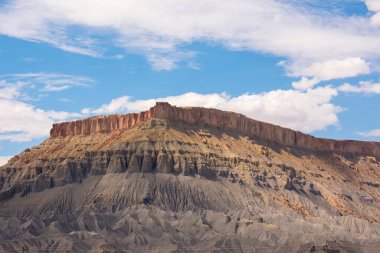yolda doğal dolaşık yol Capitol resif Milli Parkı'nda Amerika Birleşik Devletleri