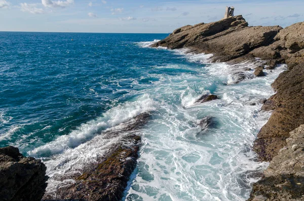 プンタChiappa リグーリア州のジェノヴァのポルトフィーノ岬の海岸のストレッチ — ストック写真