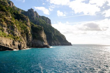 Punta Chiappa, Liguria 'nın Cenova kentindeki Portofino' da kıyı şeridi.