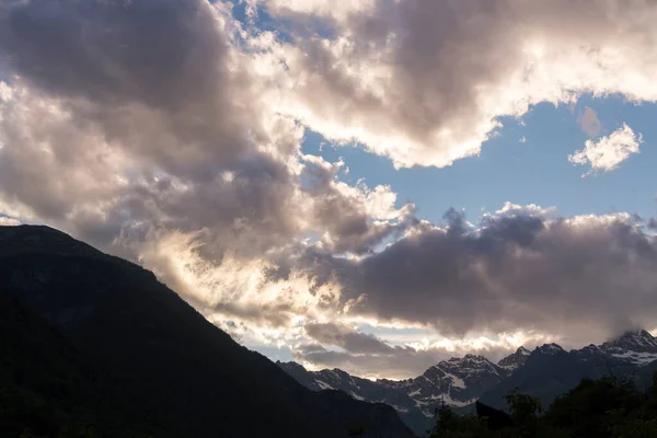 Гора Між Цересоль Ріл Пагорбом Ніволе Ємонті Італія — стокове фото