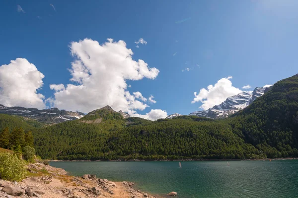 Hora Ceresole Reale Lake Piemontu Itálii — Stock fotografie