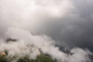 peyzaj, dağ ve İtalya 'daki Trentino Alto Adige' deki Vigo di fassa 'daki evler