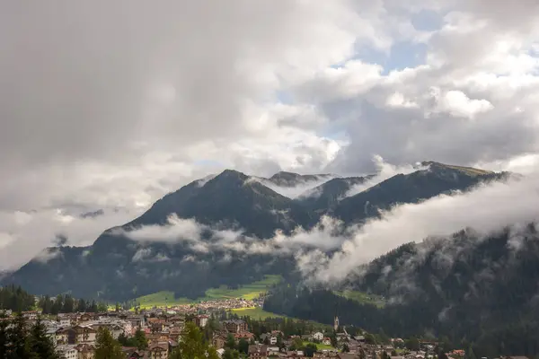 Landschaft Berge Und Häuser Vigo Fassa Trentino Südtirol Italien — Stockfoto