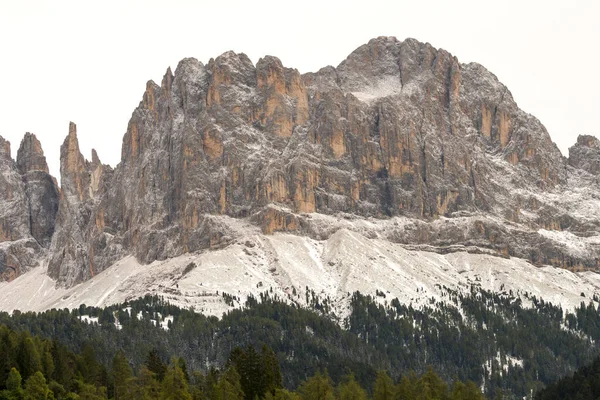 Landskap Berg Och Hus Vigo Fassa Trentino Alto Adige Italien — Stockfoto
