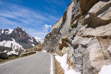 Serr Gölü etrafındaki Ceresole Reale ve Nivolet Tepesi arasındaki dağ yolları, Agnel Gölü, İtalya Piedmont 'taki Nivolet Gölü