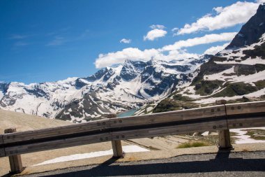 Serr Gölü etrafındaki Ceresole Reale ve Nivolet Tepesi arasındaki dağ yolları, Agnel Gölü, İtalya Piedmont 'taki Nivolet Gölü