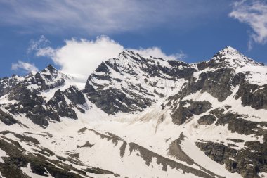 Serr Gölü etrafındaki Ceresole Reale ve Nivolet Tepesi arasındaki manzara dağı, Agnel Gölü, İtalya Piedmont 'taki Nivolet Gölü