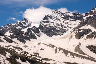 Serr Gölü etrafındaki Ceresole Reale ve Nivolet Tepesi arasındaki manzara dağı, Agnel Gölü, İtalya Piedmont 'taki Nivolet Gölü