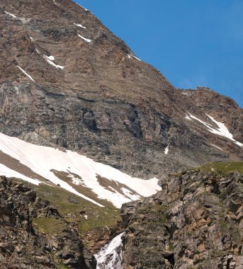 Serr Gölü etrafındaki Ceresole Reale ve Nivolet Tepesi arasındaki manzara dağı, Agnel Gölü, İtalya Piedmont 'taki Nivolet Gölü