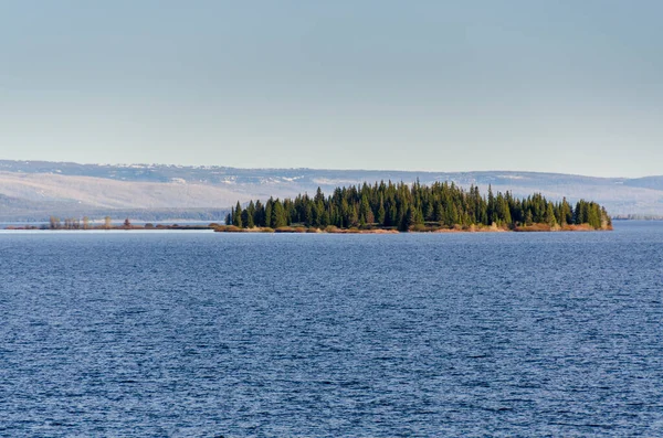 Yellowstone Järven Auringonnousu Yellowstonen Kansallispuistossa Wyomingissa — kuvapankkivalokuva