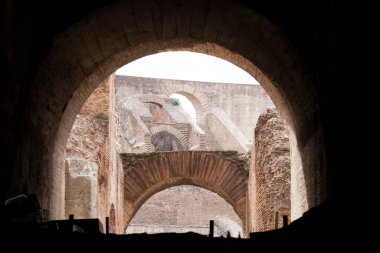 İtalya 'da Roma' daki kolezyum anıtının görüşleri ve ayrıntıları