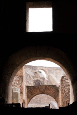 İtalya 'da Roma' daki kolezyum anıtının görüşleri ve ayrıntıları