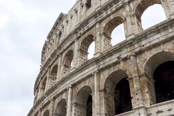 İtalya 'da Roma' daki kolezyum anıtının görüşleri ve ayrıntıları