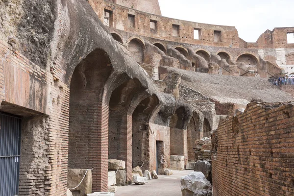 İtalya 'da Roma' daki kolezyum anıtının görüşleri ve ayrıntıları