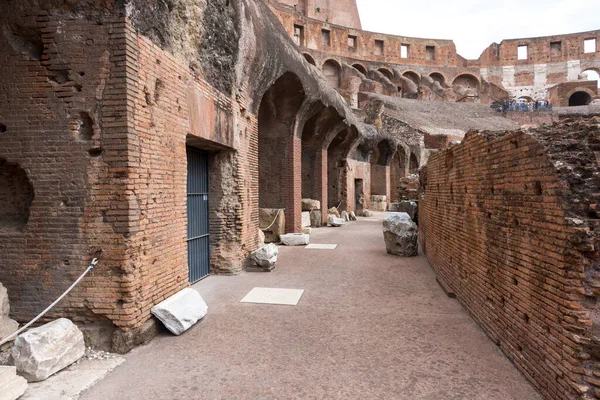 İtalya 'da Roma' daki kolezyum anıtının görüşleri ve ayrıntıları