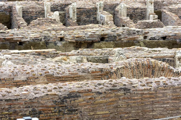 İtalya 'da Roma' daki kolezyum anıtının görüşleri ve ayrıntıları