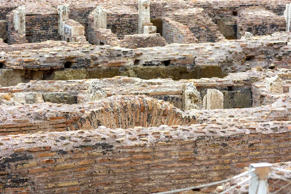 İtalya 'da Roma' daki kolezyum anıtının görüşleri ve ayrıntıları