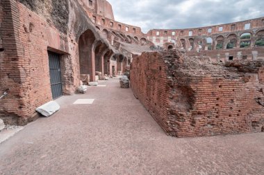 İtalya 'da Roma' daki kolezyum anıtının görüşleri ve ayrıntıları