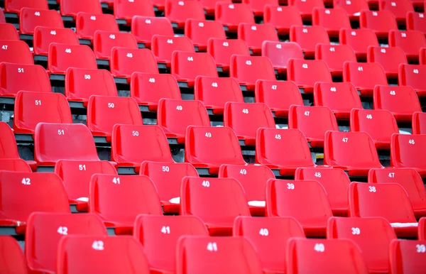 Röd stadion sittplatser — Stockfoto