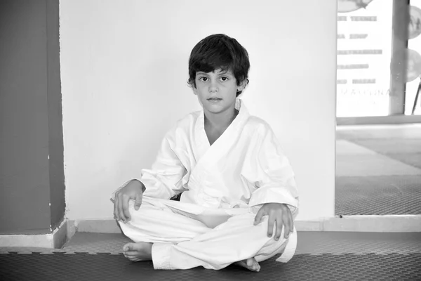 Martial arts boy in black and white — Stock Photo, Image