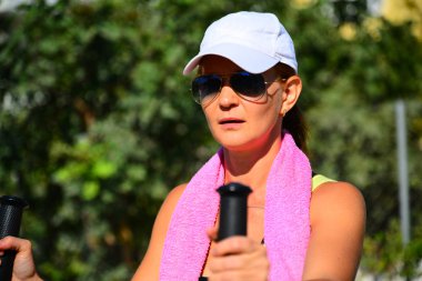 bayanın kıyafeti eğitim Parkı sabah sıralar