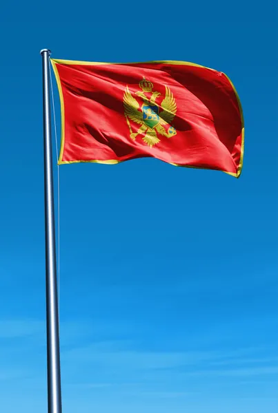 Montenegro-Flagge weht im Wind — Stockfoto