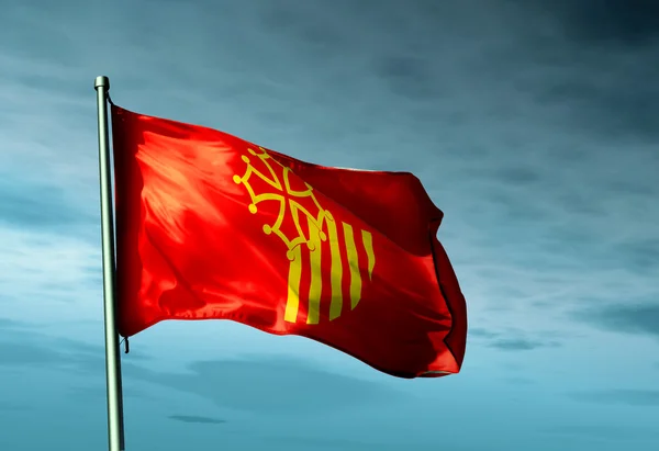 Languedoc-roussillo (Frankrike) flagga vajande på vinden — Stock fotografie