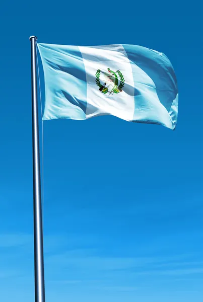 グアテマラの国旗が風に手を振っています。 — ストック写真
