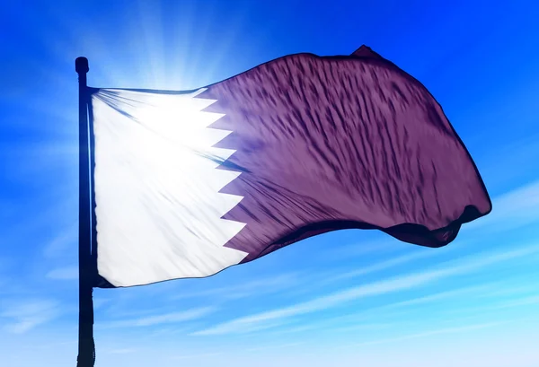 Bandera de Qatar ondeando en el viento —  Fotos de Stock