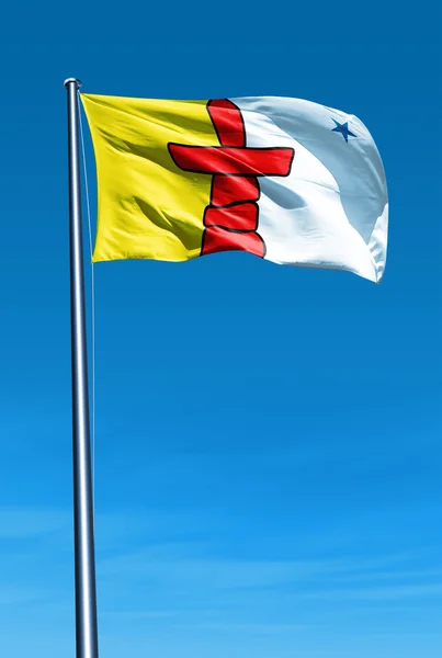 Flaga Nunavut (Kanada) na wiatr — Zdjęcie stockowe