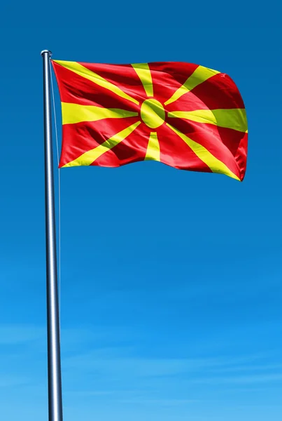 Македонский флаг, размахивающий на ветру — стоковое фото