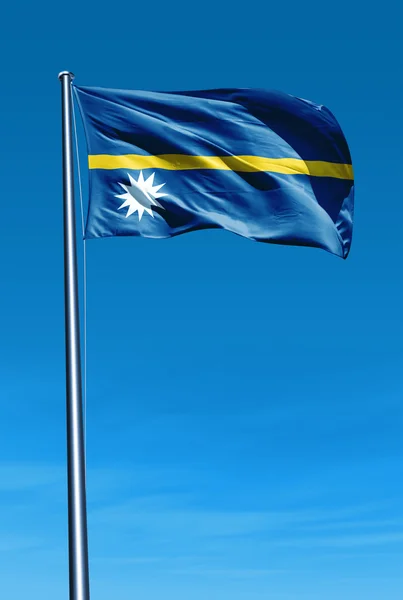 Bandeira de Nauru acenando ao vento — Fotografia de Stock