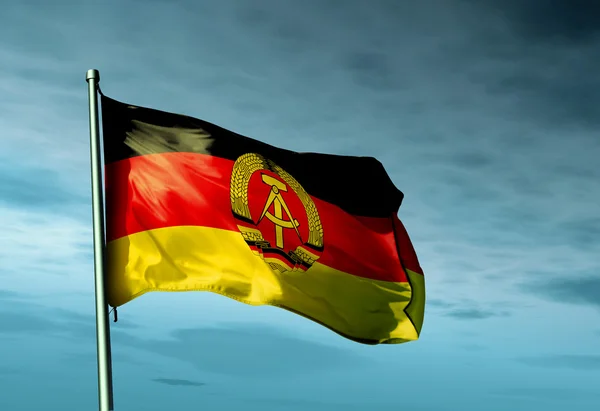 Oost-Duitsland vlag (1949-1990) zwaaien op de wind — Stockfoto
