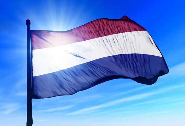 Ολλανδία σημαία κυματίζει με τον άνεμο — Φωτογραφία Αρχείου