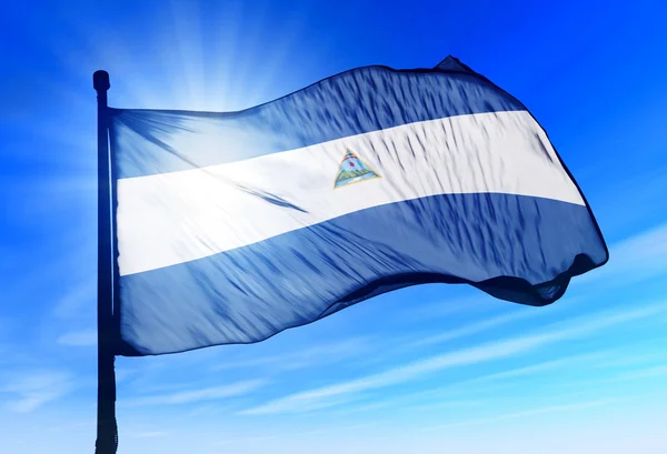 Bandiera del Nicaragua sventola sul vento — Foto Stock