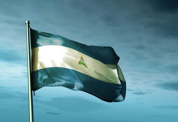 Bandera de Nicaragua ondeando al viento — Foto de Stock