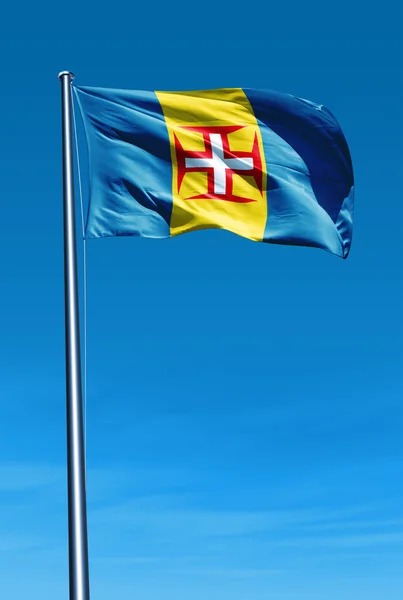 Bandeira da Madeira acenando ao vento — Fotografia de Stock