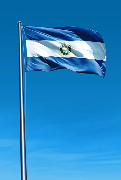 El salvador vlag zwaaien op de wind — Stockfoto