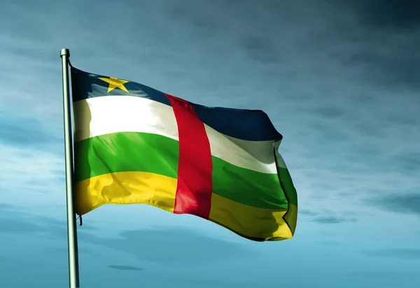 Rüzgarda sallayarak Orta Afrika Cumhuriyeti bayrağı — Stok fotoğraf