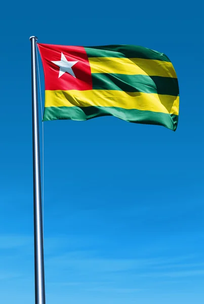 Togo vlag zwaaien op de wind — Stockfoto