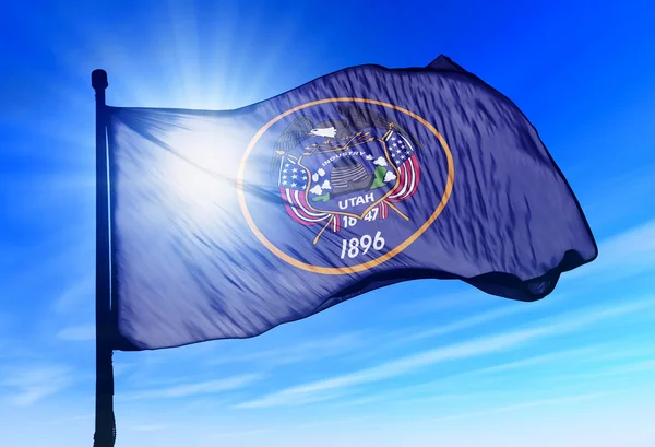 Bandeira de Utah (EUA) acenando ao vento — Fotografia de Stock
