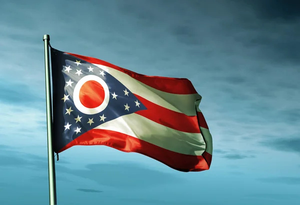 Drapeau de l'Ohio (USA) agitant le vent — Photo